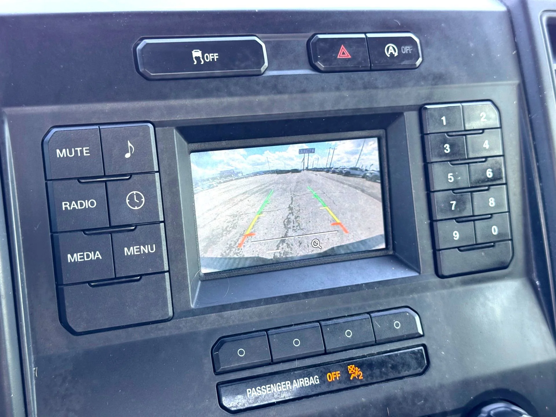 Used 2018  Ford XL image 21