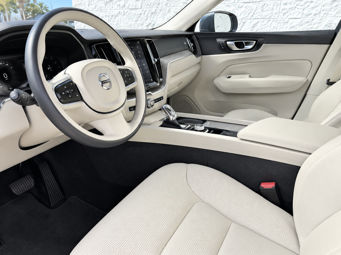 Used 2021 Denim Blue Metallic Volvo T5 Momentum image 2