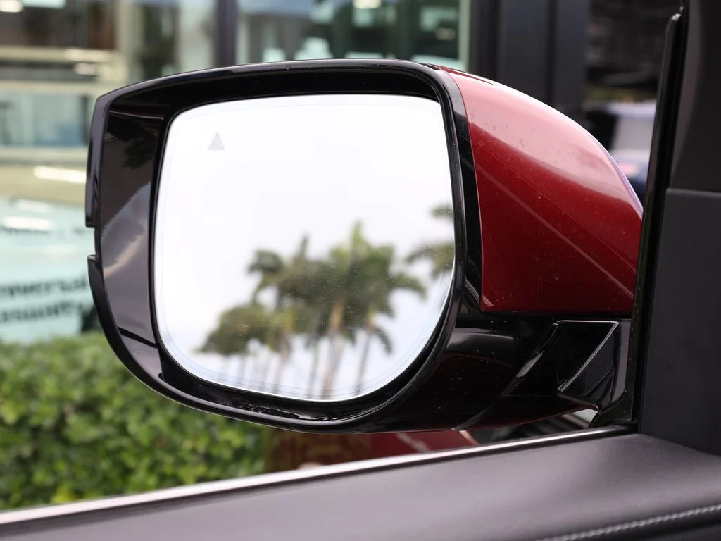 Certified Used 2025 Red INFINITI LUXE image 11