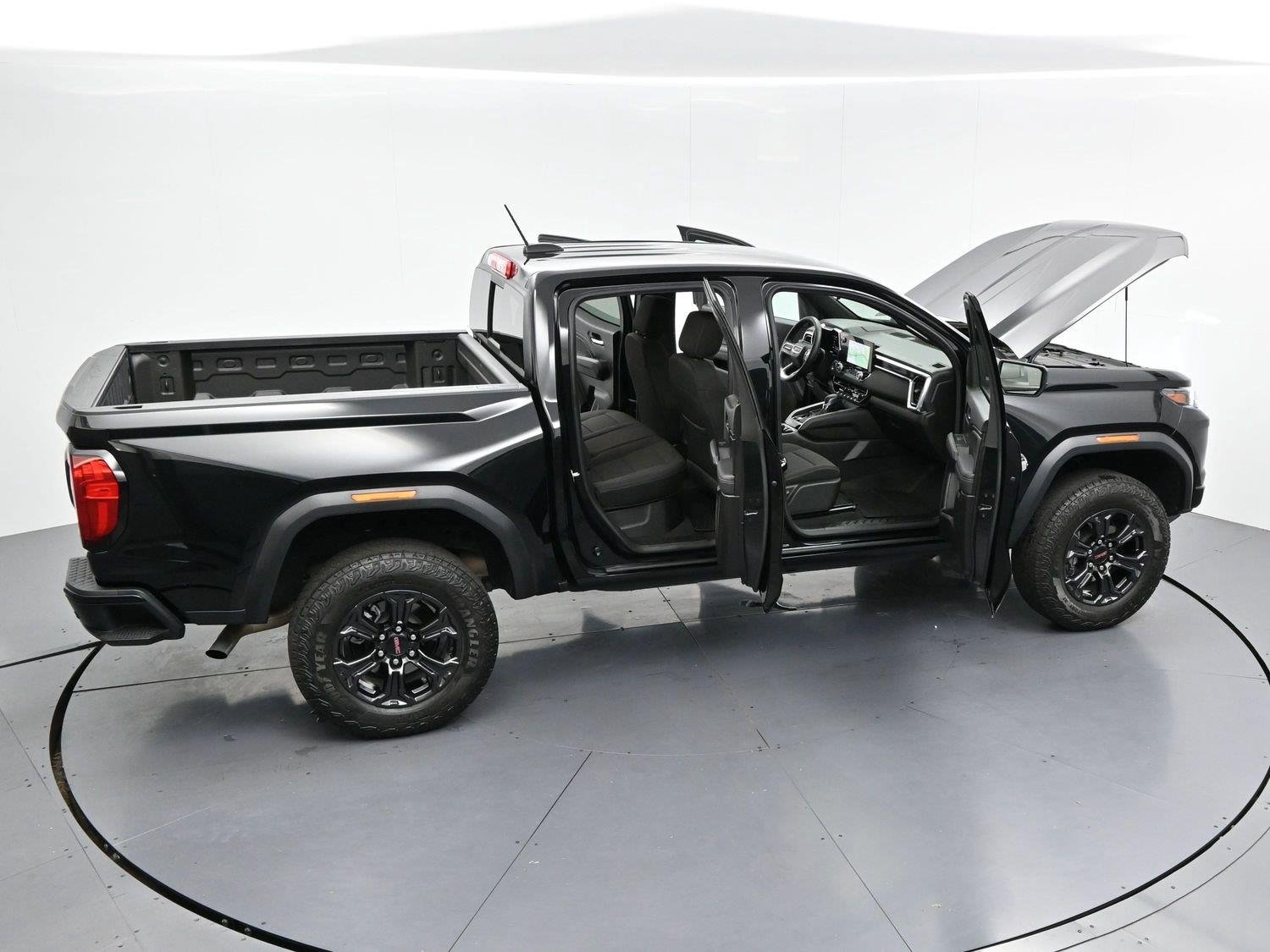 Used 2025 Onyx Black GMC Elevation image 38