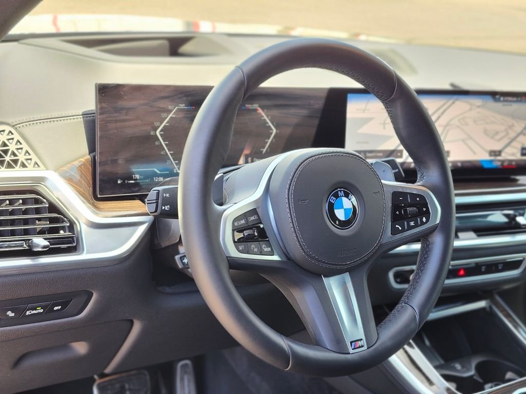 Used 2025 Black BMW xDrive40i image 20