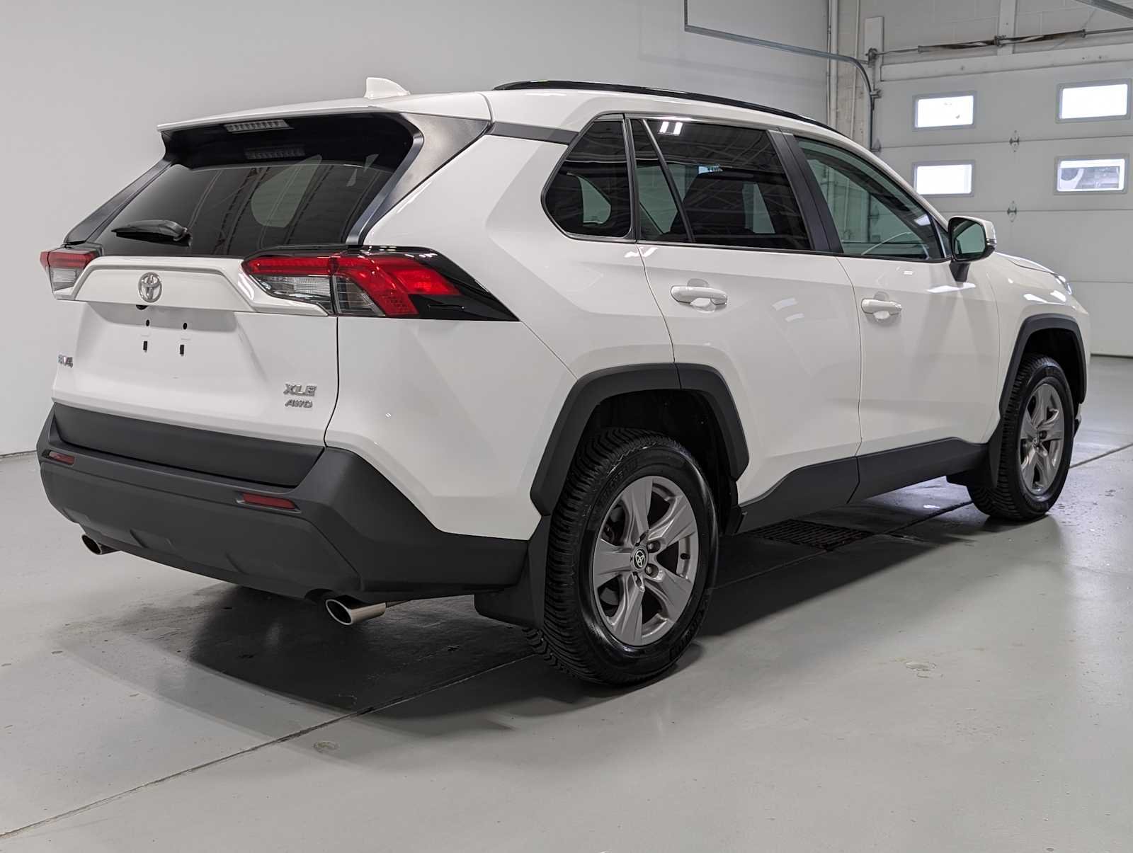 Used 2023 Ice Cap Toyota XLE image 8