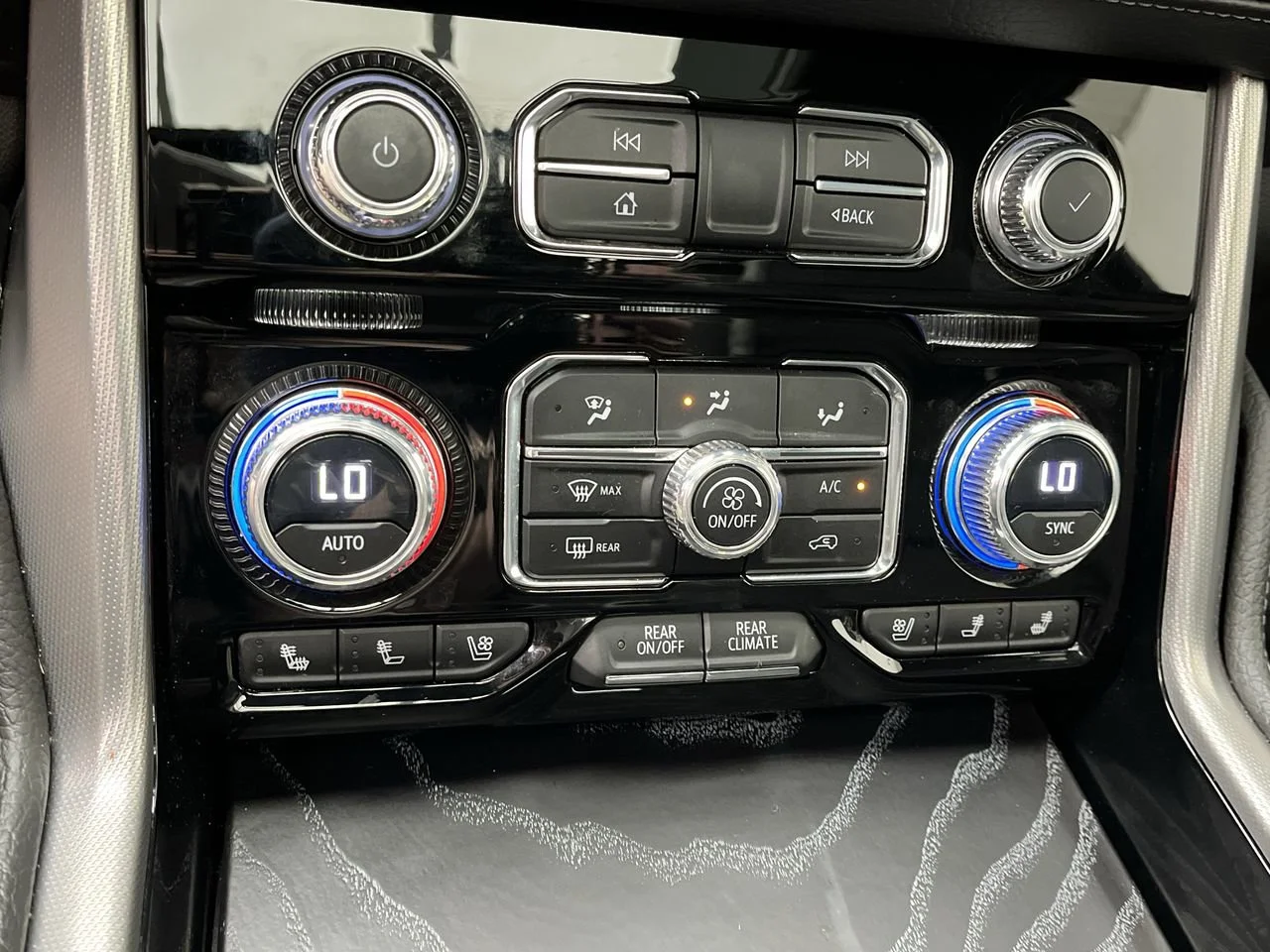 Used 2023 Sterling Metallic GMC Denali image 30
