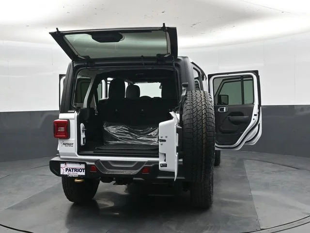New 2026 Bright White Clear-Coat Exterior Paint Jeep 85th Anniversary Edition image 51