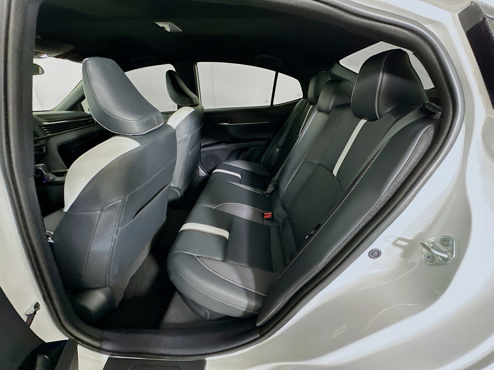 Certified Used 2025 Ice Toyota SE image 26