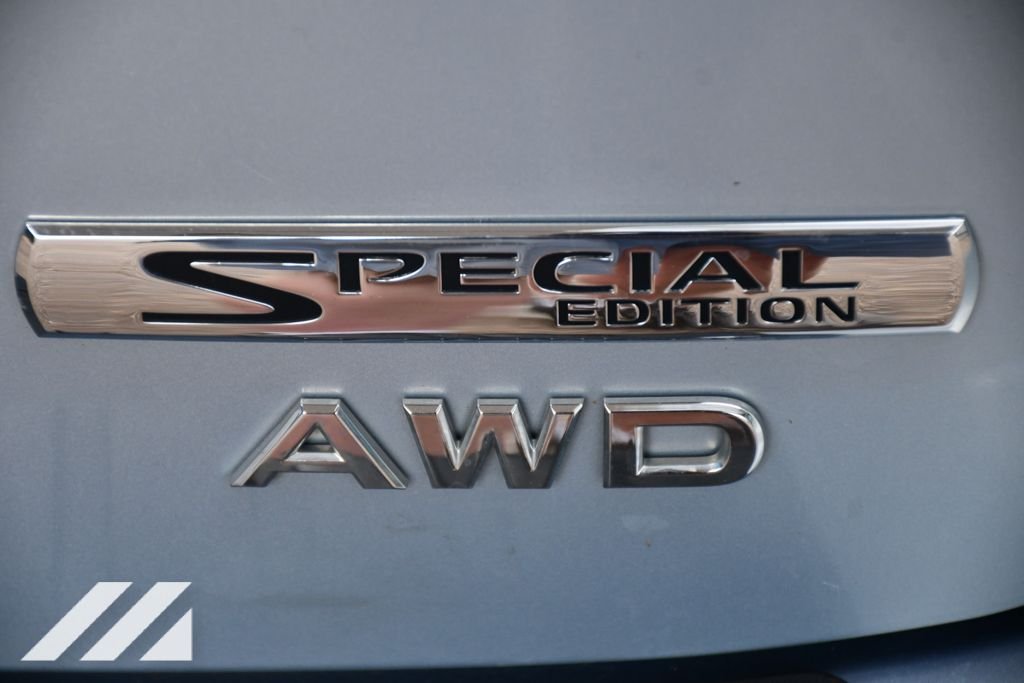 Used 2013 Blue Nissan S image 34