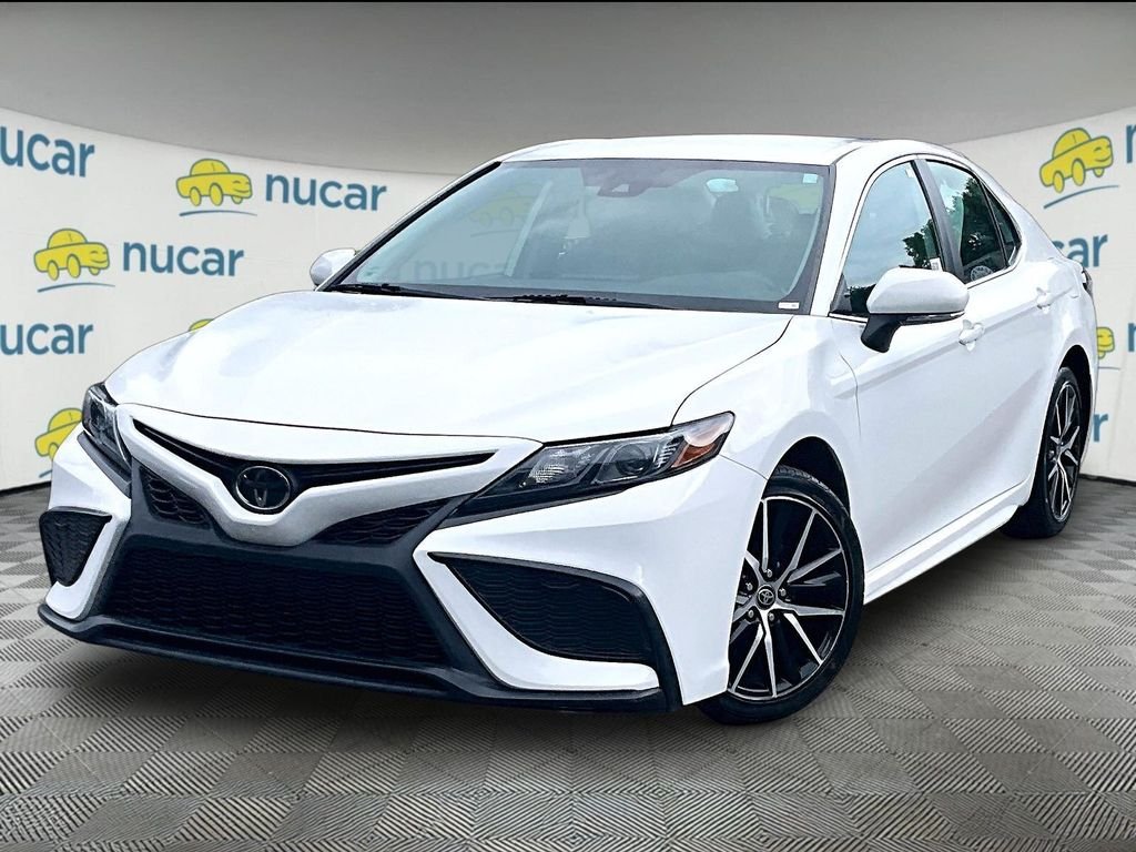 Used 2023 White Toyota SE image 12