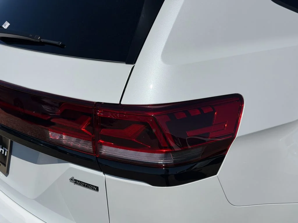 New 2026 Opal White Pearl Volkswagen 2.0T Peak Edition image 8