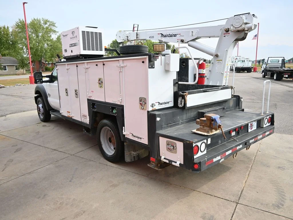 2016 Ford F-550 - Photo 9