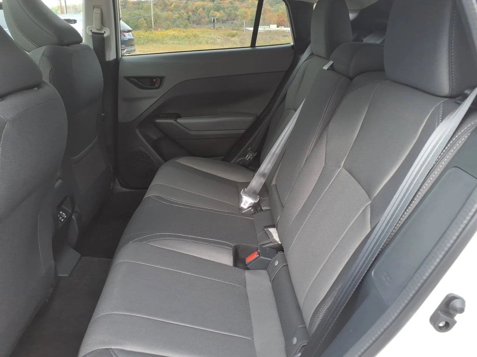 New 2027 CRYSTAL WHITE PEARL Subaru Premium image 7