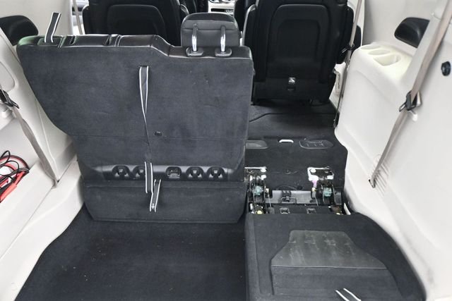 Used 2022 White Chrysler Touring L image 24