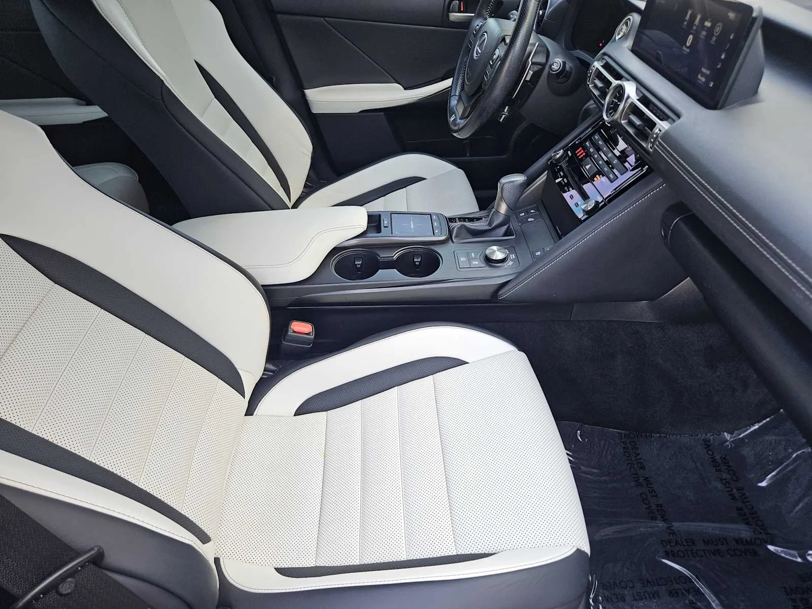 Used 2022 Ultra White Lexus F SPORT image 9