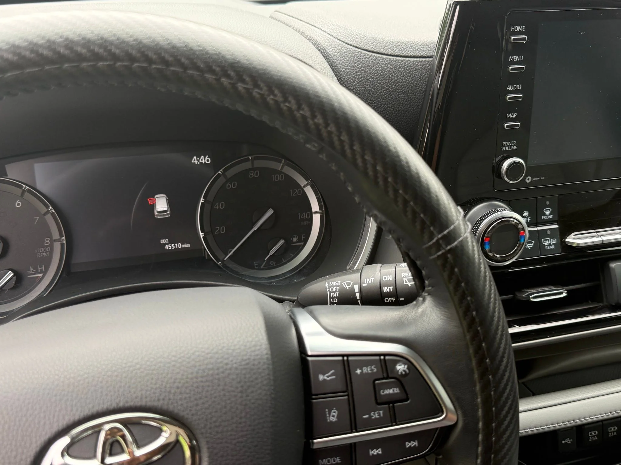 Used 2021 Silver Toyota XLE image 3
