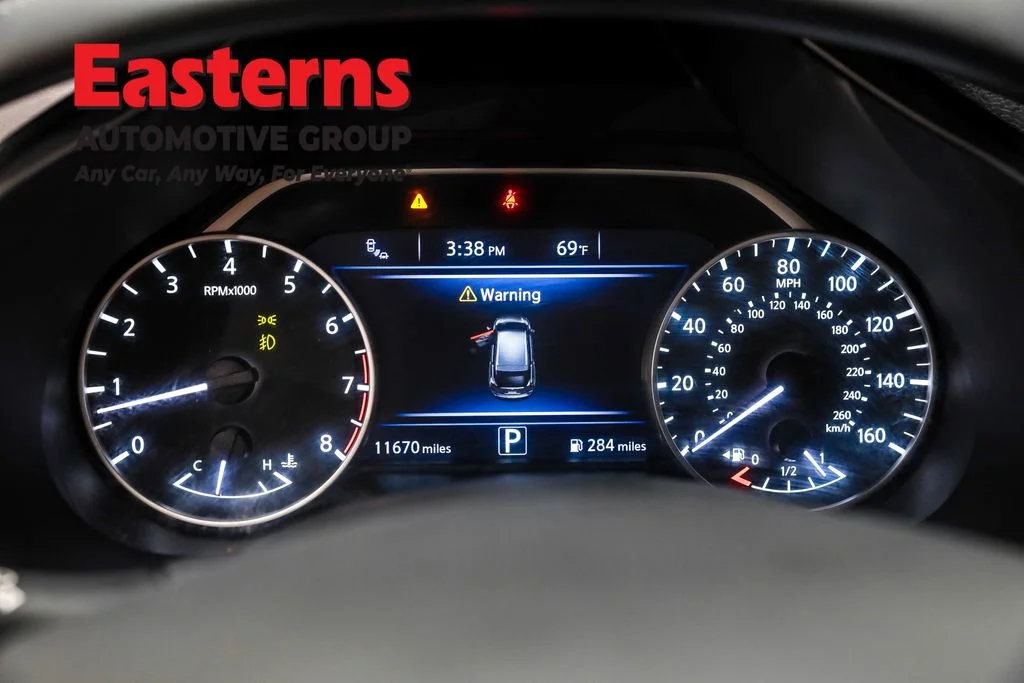Used 2023 Gray Nissan SV image 18