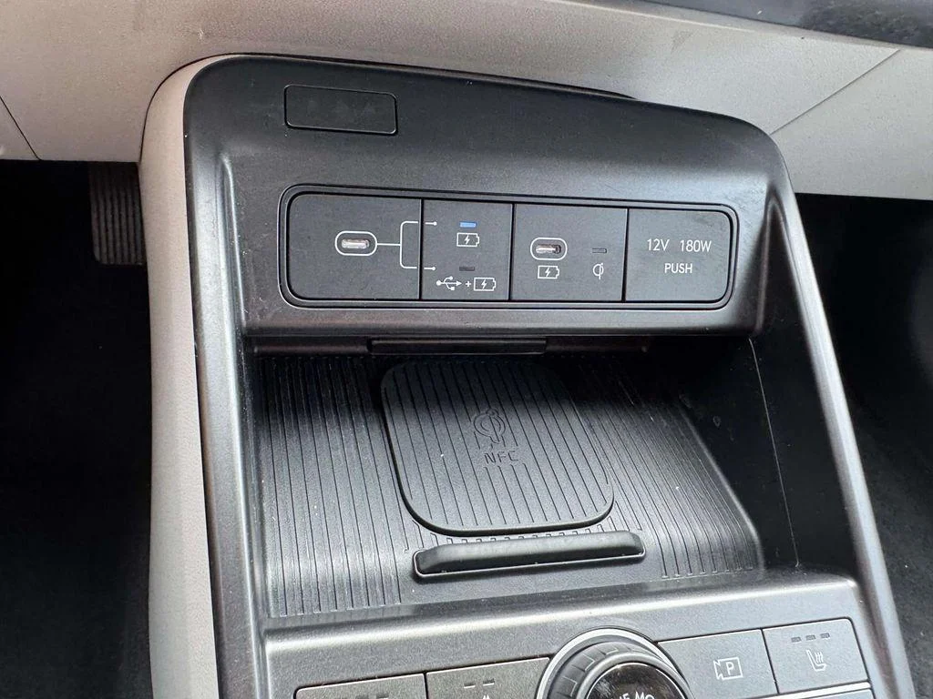 Used 2024 Neoteric Yellow Hyundai Limited image 28