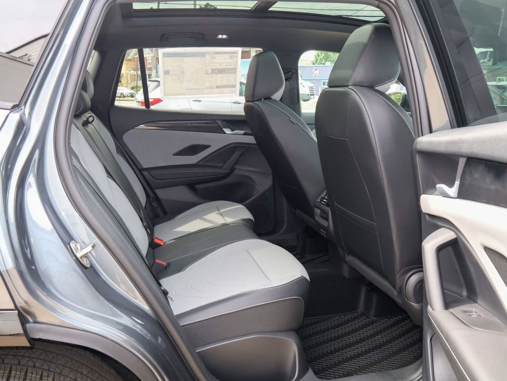 New 2026 Silver Volkswagen 2.0T SE R-Line Black image 32