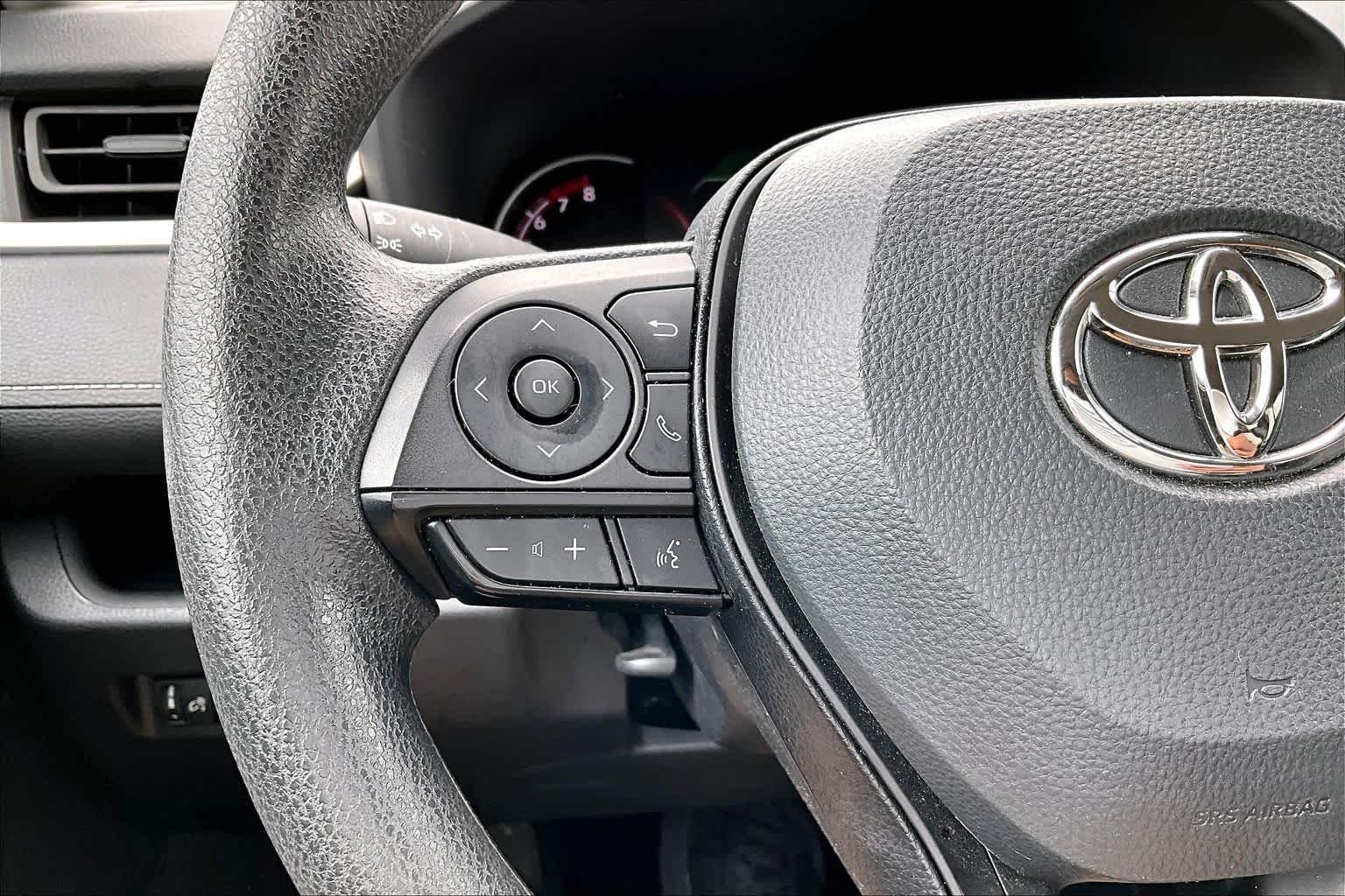 Used 2025 Ice Cap Toyota XLE image 24