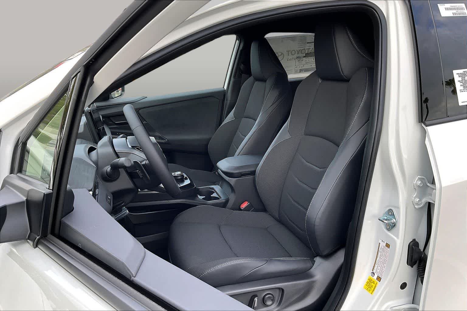 2026 Toyota C-HR SE - Photo 9