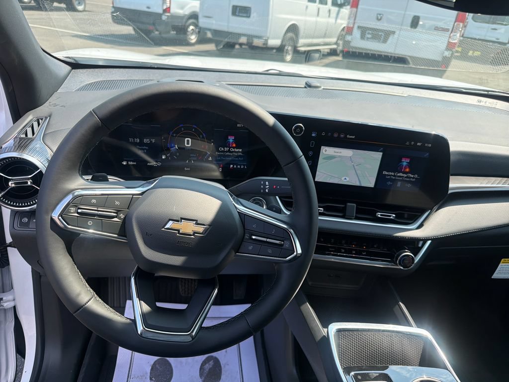 New 2027 Summit White Chevrolet LT image 21