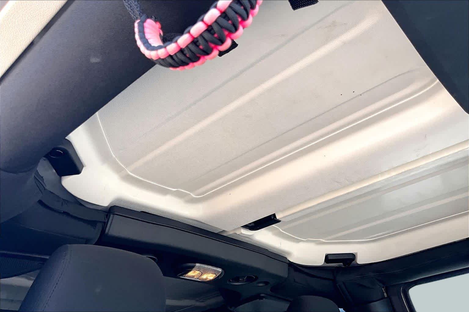 Used 2018 Granite Crystal Metallic Clearcoat Jeep Sport S image 13