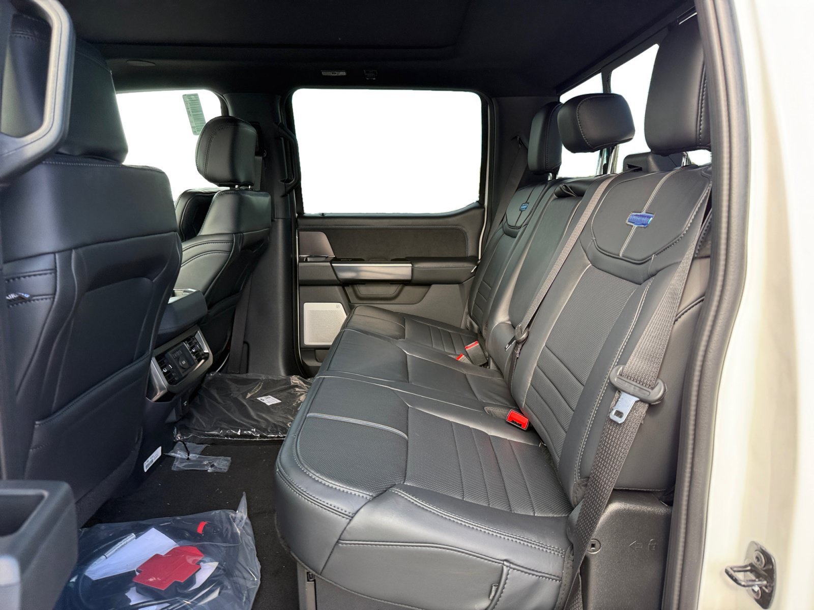 New 2026 Star White Metallic Tri-Coat Ford Platinum image 16