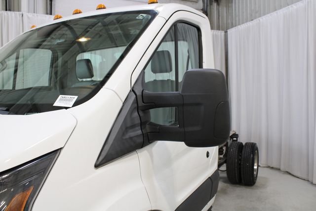 Used 2018 Oxford White Ford Base image 31