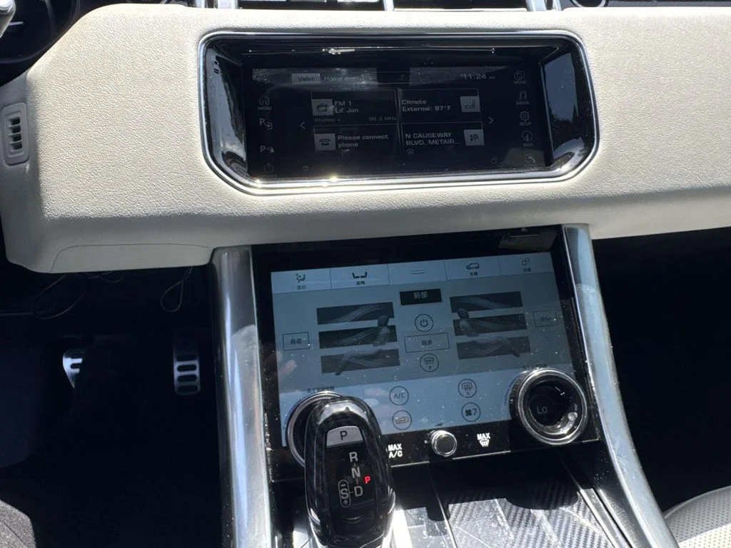 Used 2016 White Land Rover HSE Td6 image 25