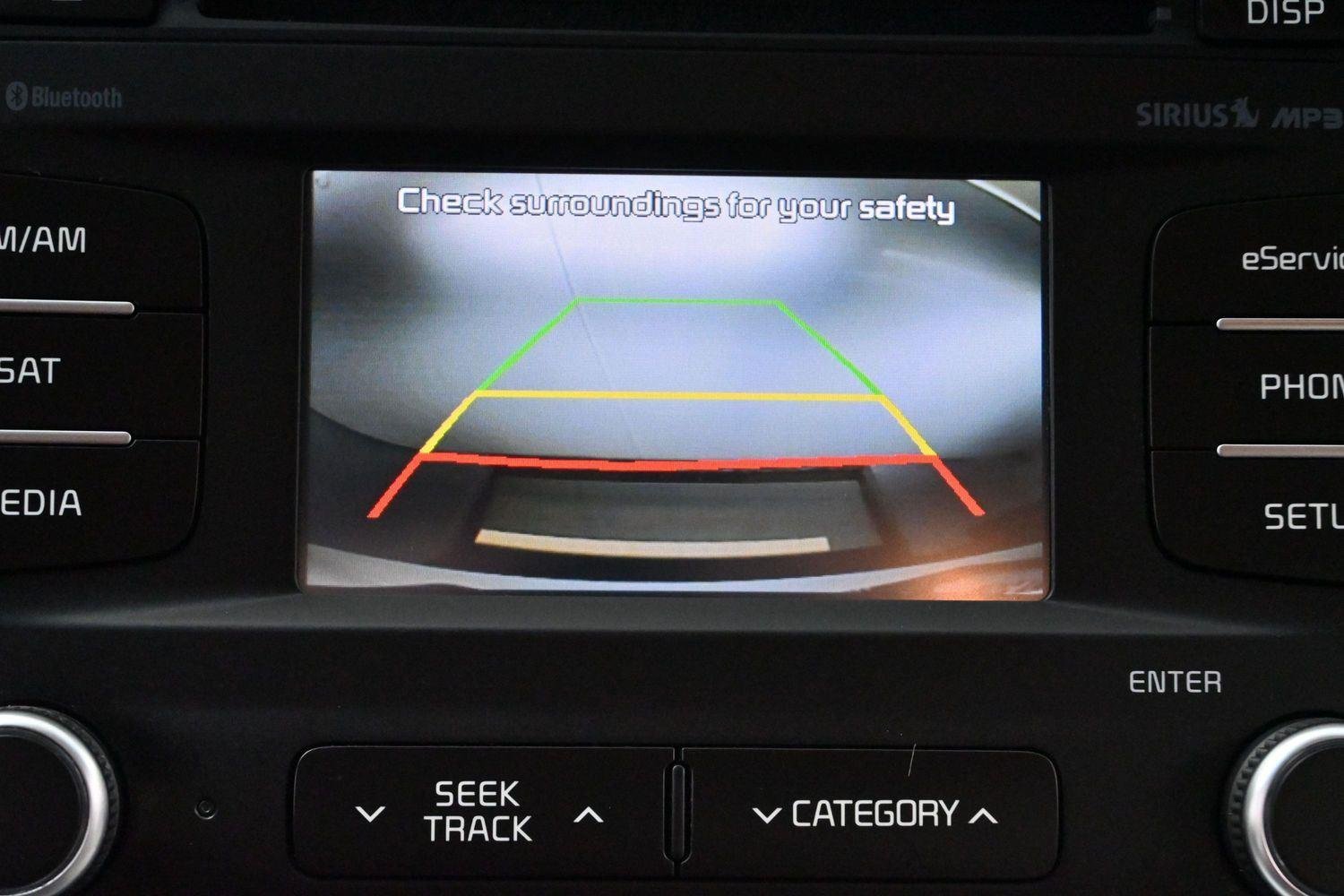 Used 2015 Snow White Pearl Kia LX image 23