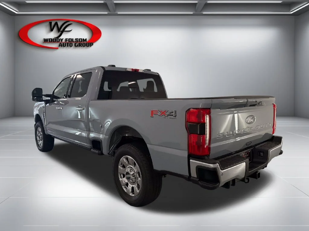 New 2027 Glacier Gray Metallic Tri-Coat Ford F-250® Lariat® image 8