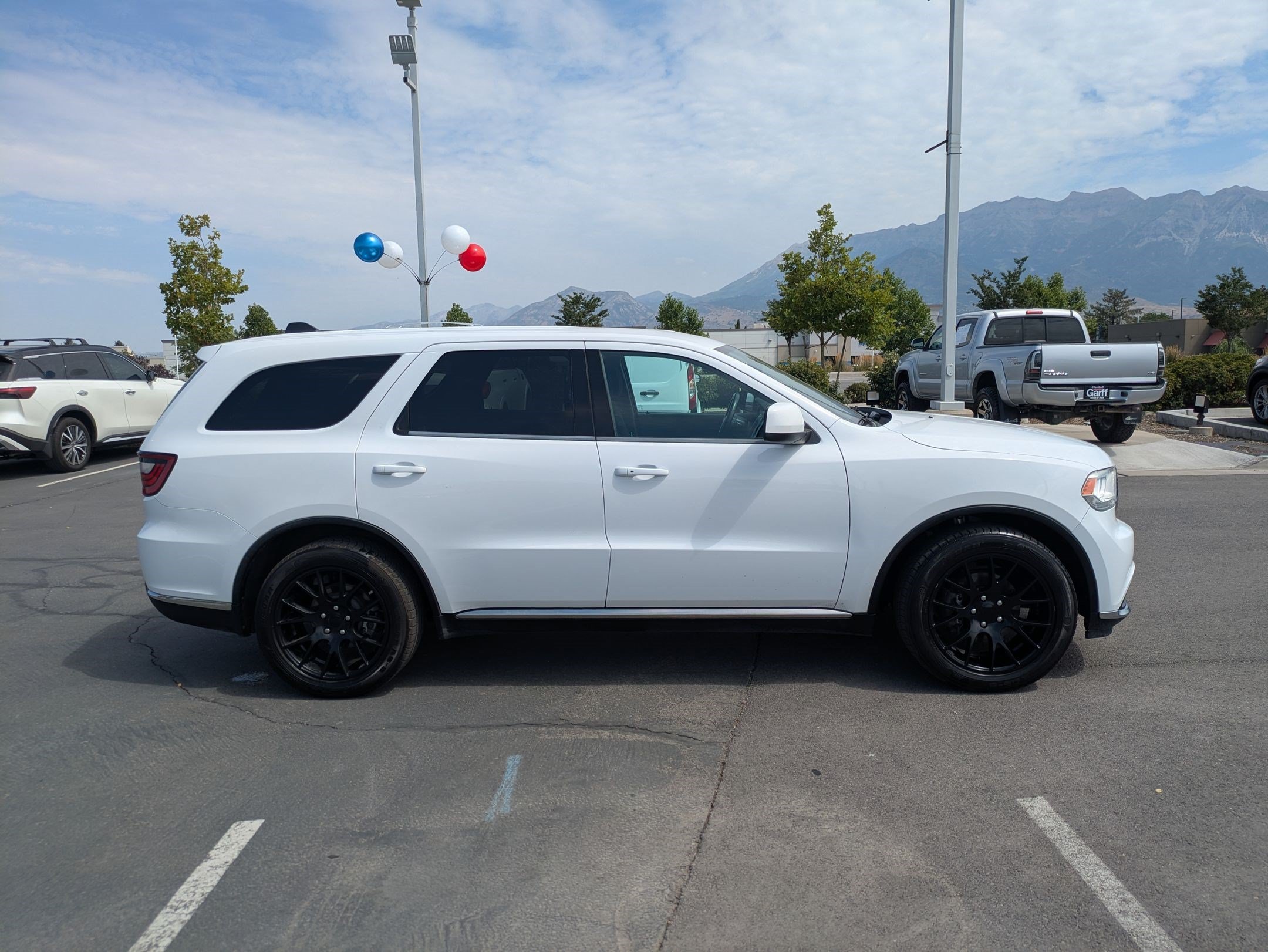 Used 2019 White Knuckle Clearcoat Dodge SXT image 2