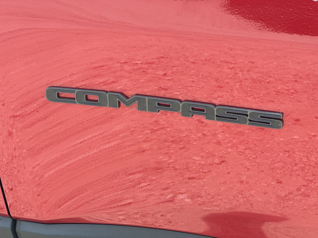 New 2026 Red Hot Pearl-Coat Exterior Paint Jeep Latitude image 45