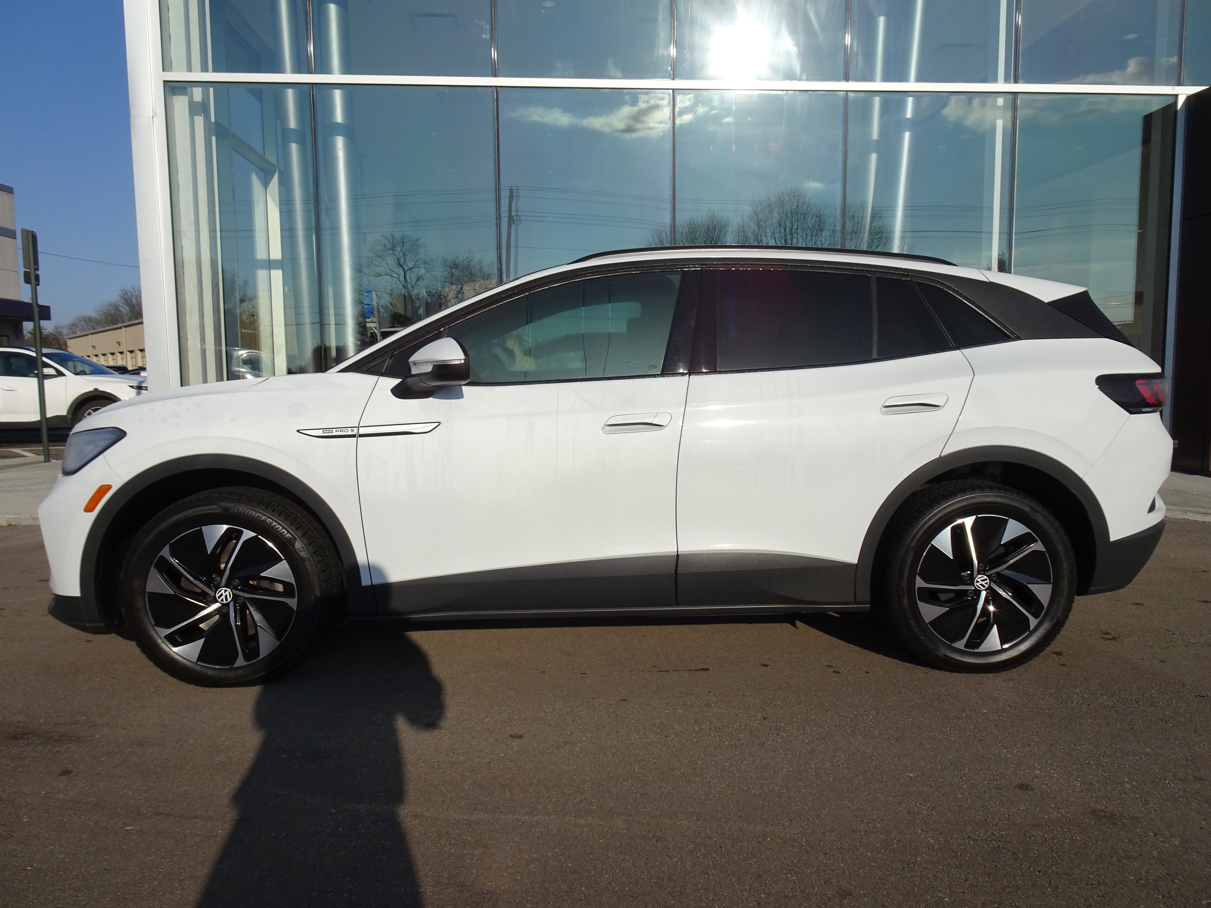 Used 2022 Volkswagen ID.4 PRO S with VIN WVGGNPE21NP037152 for sale in Cincinnati, OH