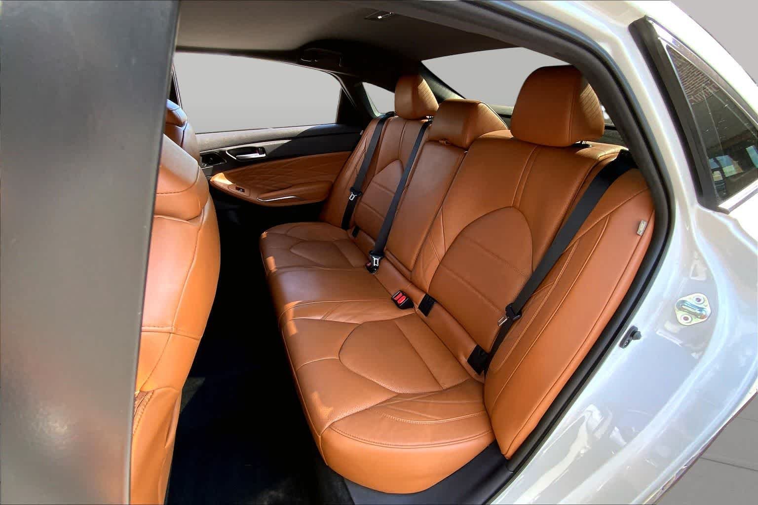 Used 2022 Wind Chill Pearl Toyota Limited image 20