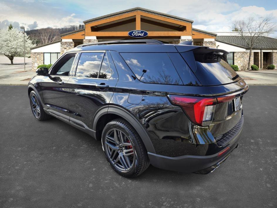 New 2026 Agate Black Metallic Ford ST image 7
