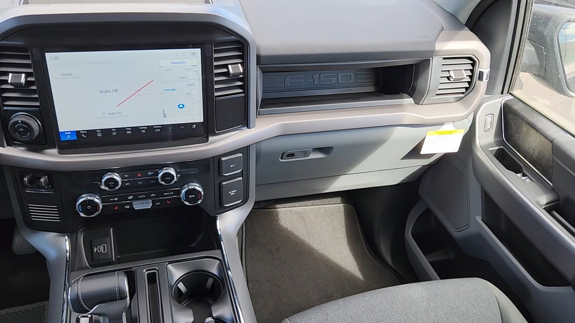 2025 Ford F-150 Lightning XLT - Photo 6