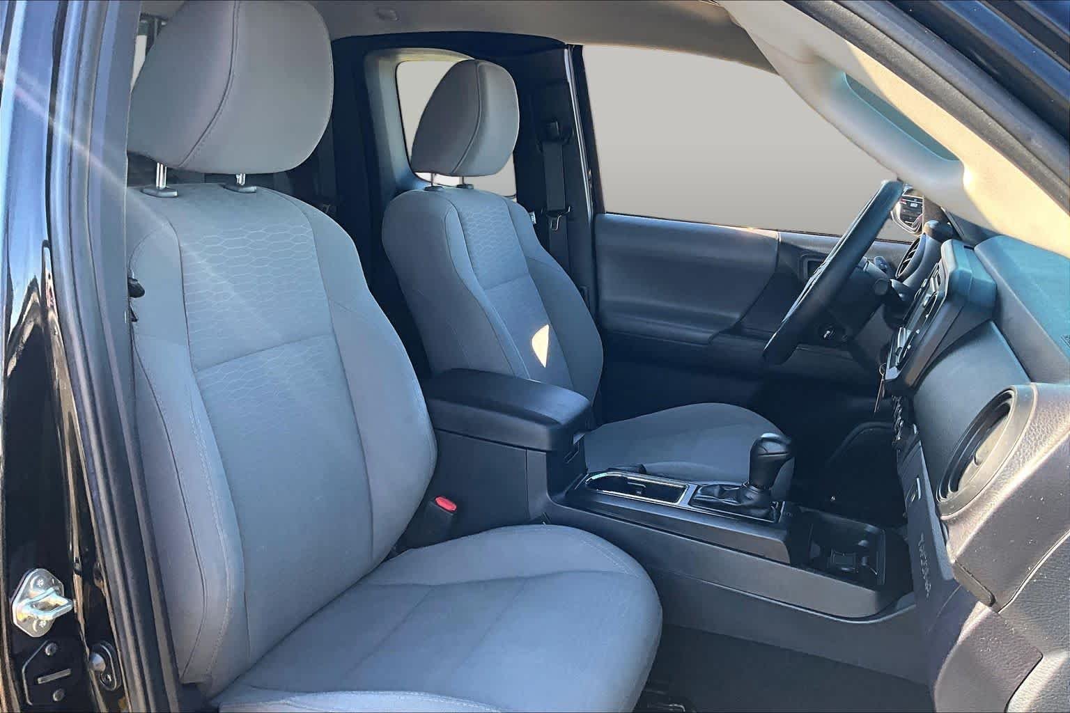 Used 2018 Midnight Black Metallic Toyota SR image 8