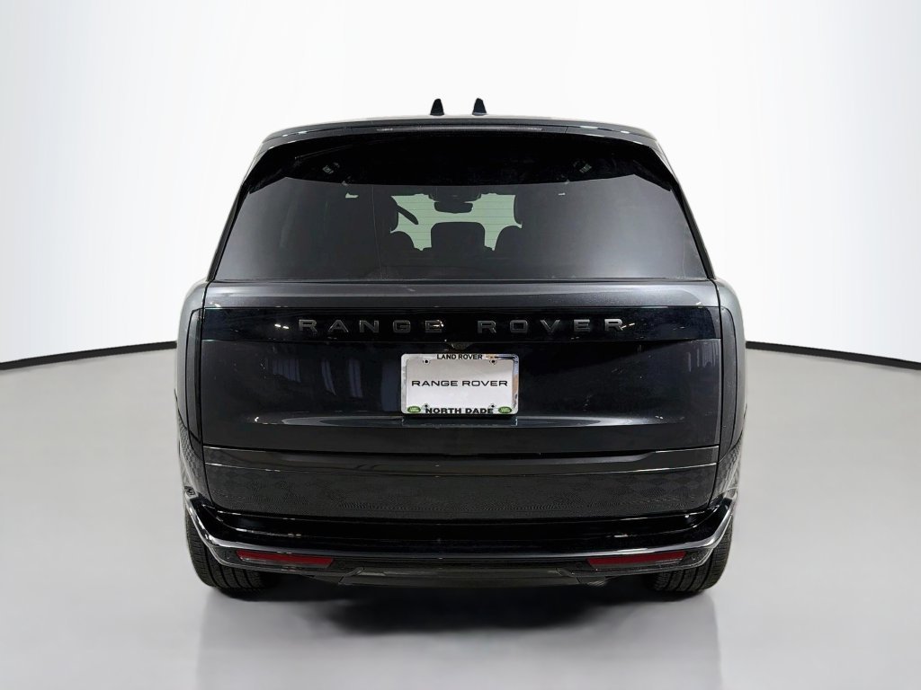 New 2027 Carpathian Grey Land Rover SE image 6