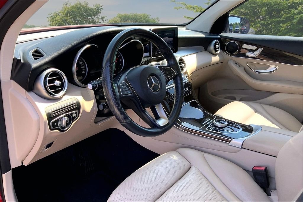 Used 2019 designo Cardinal Red Metallic Mercedes-Benz GLC 300 image 16