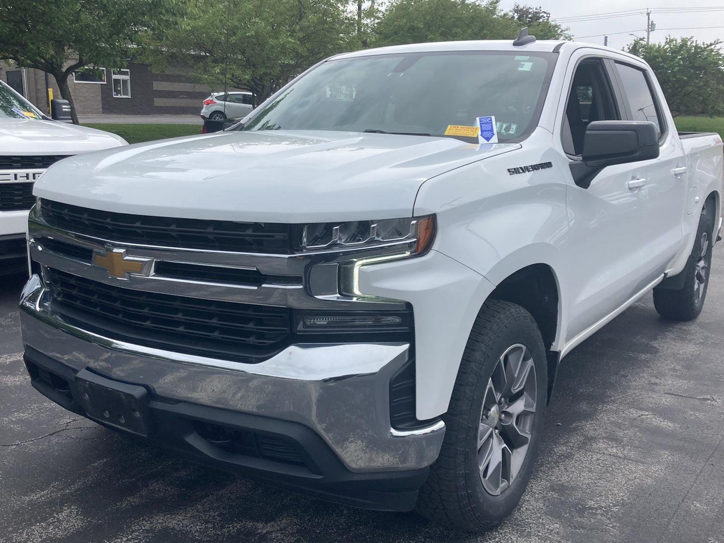Used 2021 Summit White Chevrolet LT image 3