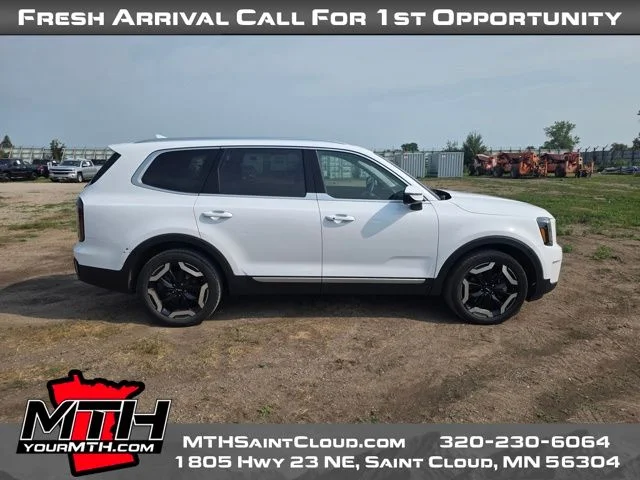 Used 2024 White Kia EX image 1