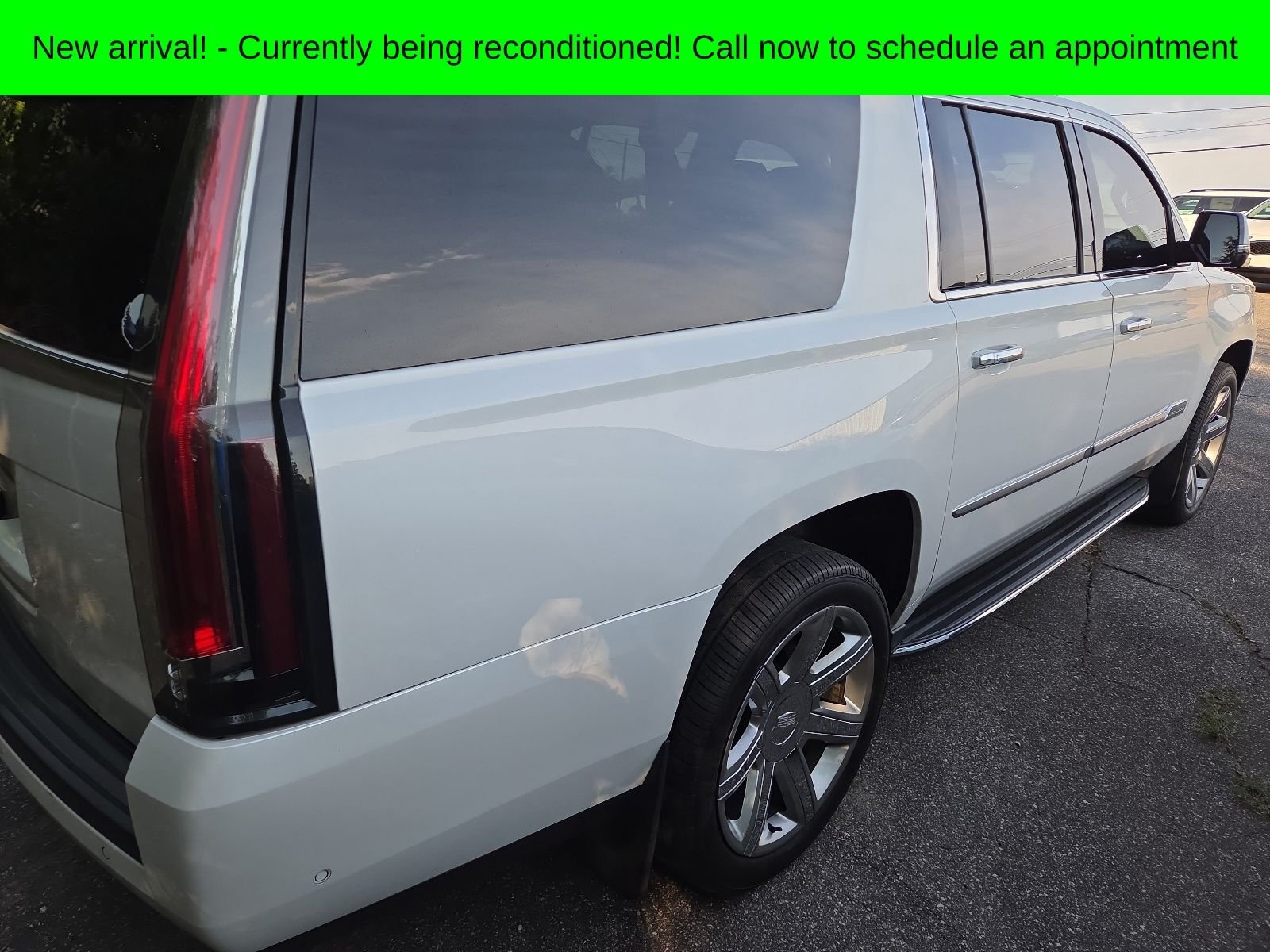 Used 2019 Crystal White Cadillac Luxury image 6