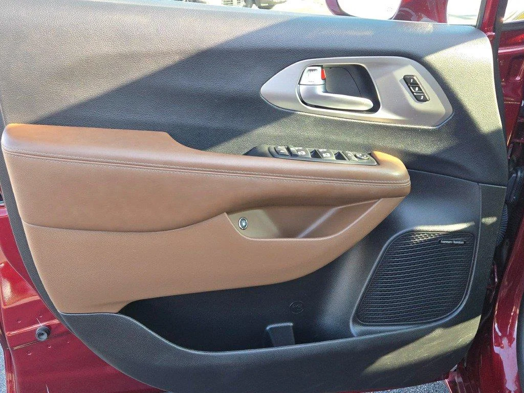 Used 2021 Velvet Red Pearlcoat Chrysler Hybrid Limited image 20