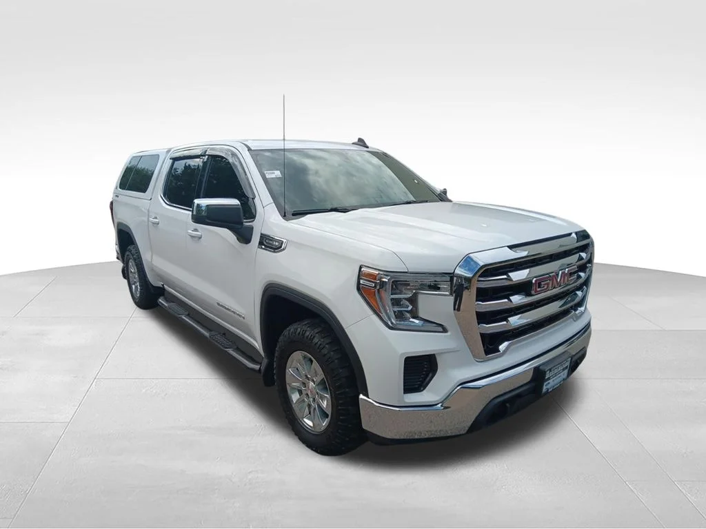 Used 2021 Summit White GMC SLE image 9
