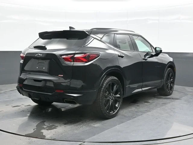 Used 2022 Black Chevrolet RS image 9