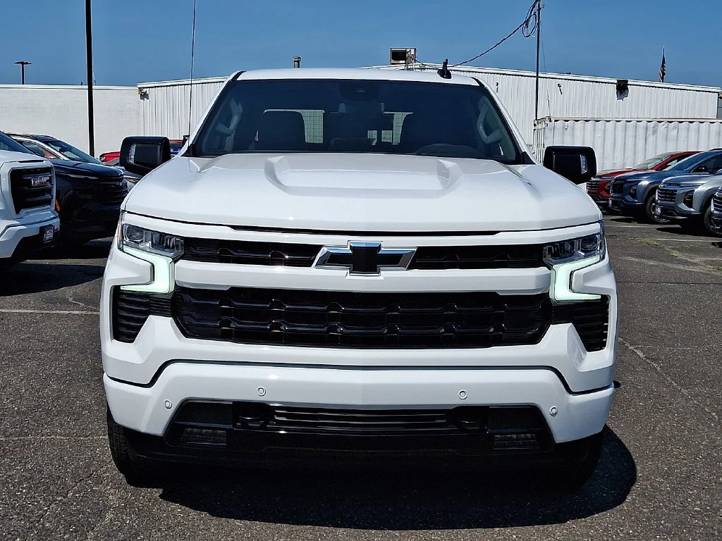 New 2026 Summit White Chevrolet RST image 2