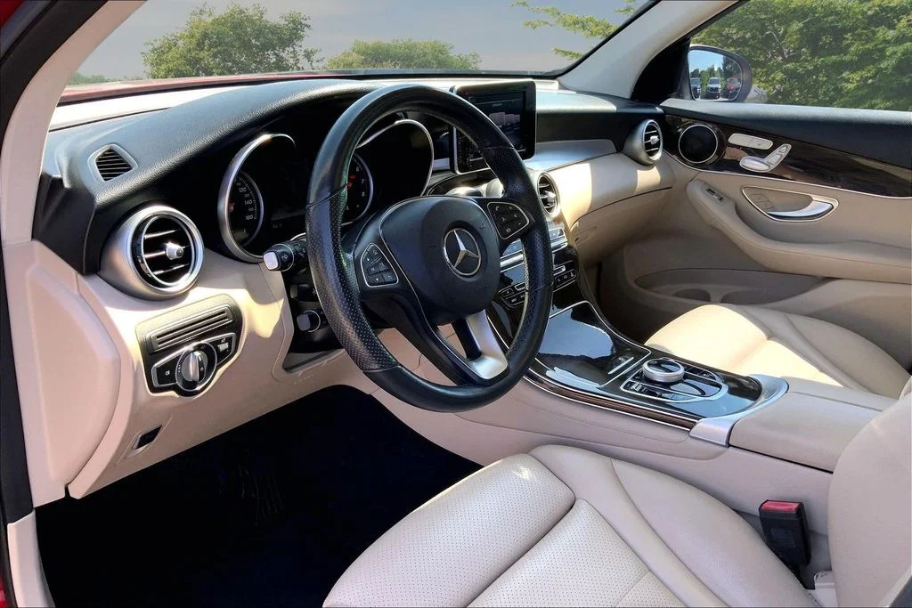 Used 2019 Red Mercedes-Benz GLC 300 image 16