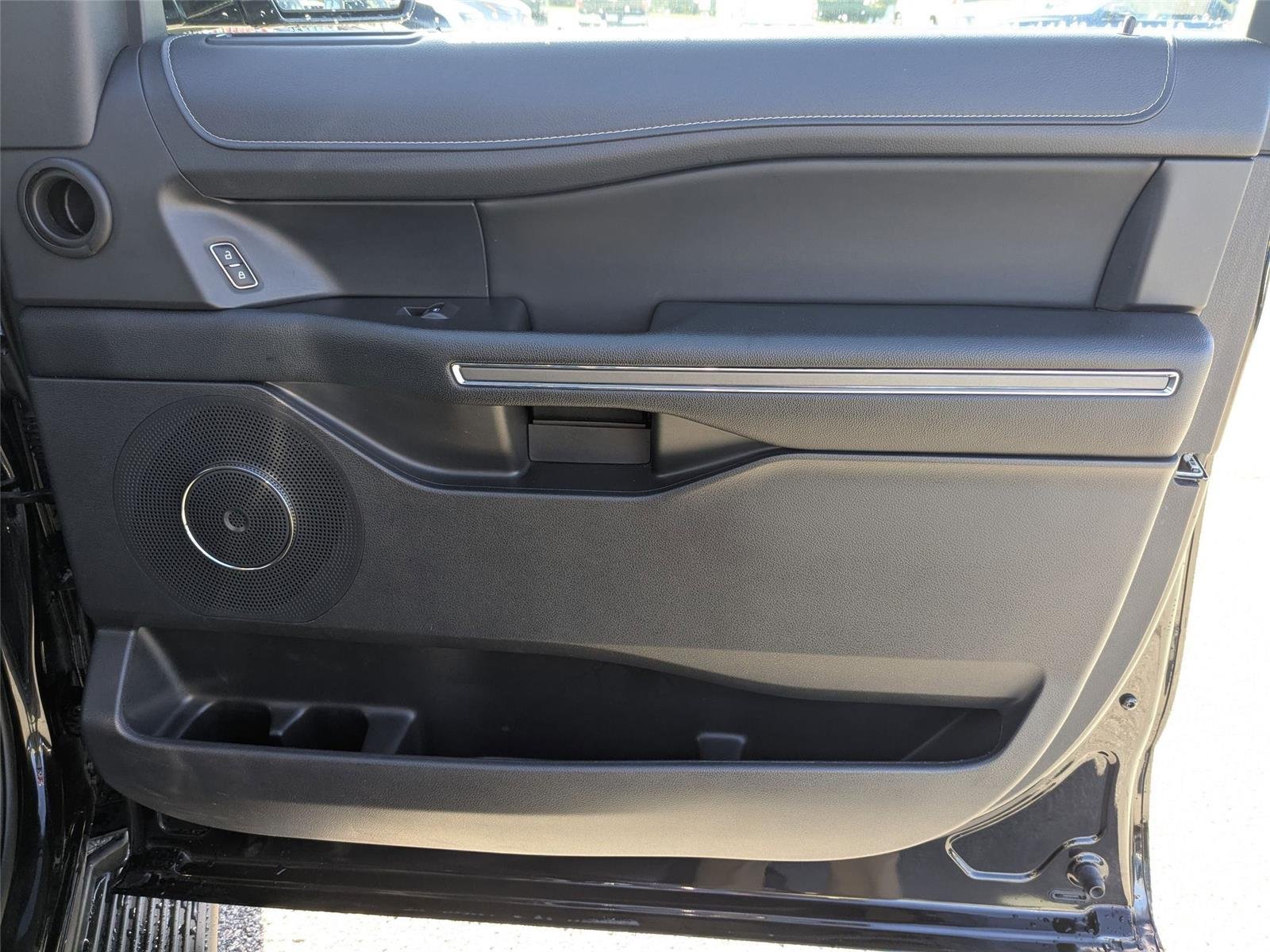 Used 2024 Agate Black Metallic Ford XLT image 41