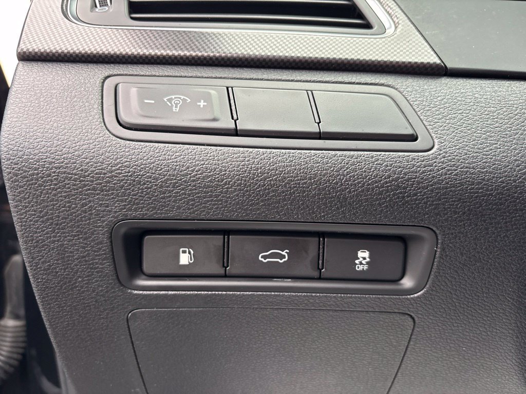 Used 2017 Black Hyundai Sport image 22