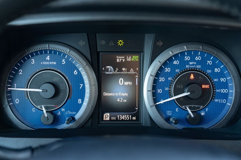Used 2020 Predawn Gray Mica Toyota XLE image 18