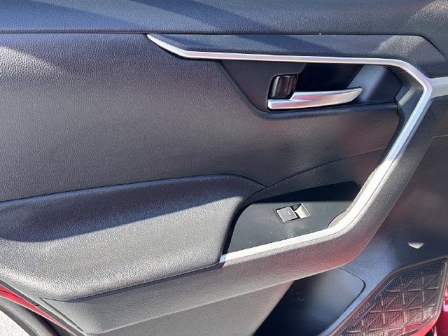 Used 2025 Red Toyota XLE image 20